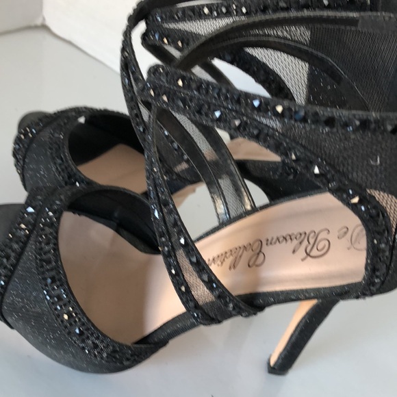 Gorgeous Special Occasion Sandals - Picture 11 of 13